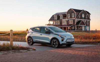 Chevrolet Bolt обновился и получил кросс-версию - autostat.ru