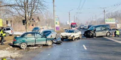 Масштабное ДТП на украинской трассе, есть погибшие: кадры с места жуткой аварии - politeka.net - Львов