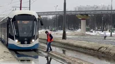 В Москве из-за стремительной оттепели объявлен повышенный уровень погодной опасности - 1tv.ru - Москва - Воронеж - Челябинская обл.