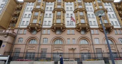 Отсудившая около 7 млн у посольства США рассказала о своем увольнении - ren.tv - США