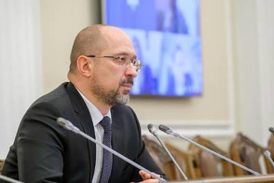 Александр Лукашенко - Алексей Гончаренко - Денис Шмыгаль - На Украине задумались о вводе санкций против окружения Лукашенко - lenta.ru - Киев