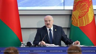 Александр Лукашенко - Франциск Скорин - Лукашенко наградил более 60 своих сторонников - naviny.by - Минск