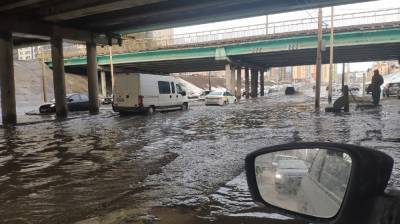 В Воронеже закроют затопленную из-за оттепели дорогу под мостом на бульваре Победы - vestivrn.ru - Воронеж