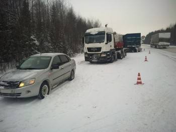 Тройное ДТП грузовиков и легковушки создало многочасовой затор на трассе М-8 под Вологдой - vologda-poisk.ru - Москва - Вологодская обл. - Архангельск - Вологда