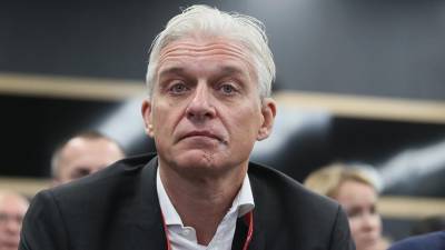 Олег Тиньков - Тиньков возобновил передачу «Бизнес-секреты» на YouTube - iz.ru - Дублин