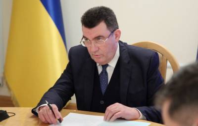 Алексей Данилов - Украина вводит санкции еще против 10 человек: Названы имена - news.bigmir.net - Крым - Снбо