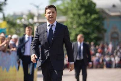 Владимир Зеленский - Александр Тупицкий - Федор Вениславский - Зеленский продлил отстранение главы КС Украины ещё на месяц - versia.ru