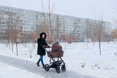 Андрей Бочаров - В Волгоградской области в 2021 году пособия получили 400 молодых мам - volg.mk.ru - Волгоградская обл.