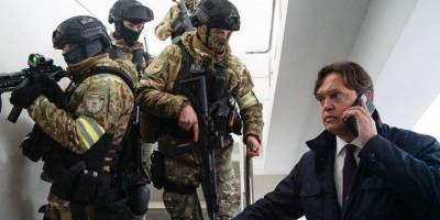 Дмитрий Сенниченко - Сенниченко показал, как с полицией и спецназом «штурмовал» Центрэнерго, чтобы представить новое руководство — видео - nv.ua