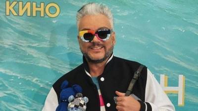 Филипп Киркоров - Киркоров появился на премьере фильма с загадочной спутницей — фото - 5-tv.ru - Москва