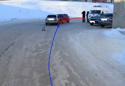 В Ухте «Тойота» выехала на встречную полосу и протаранила автомобиль - bnkomi.ru - респ. Коми - район Троицко-Печорский