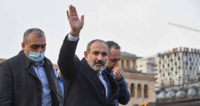 Никол Пашинян - Никол Пашинян выложил пост про "энергетику балконов" - ru.armeniasputnik.am