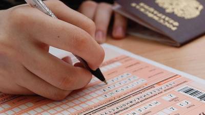 Девятиклассники в России будут сдавать ГИА по упрощенным правилам в этом году - politros.com - Россия