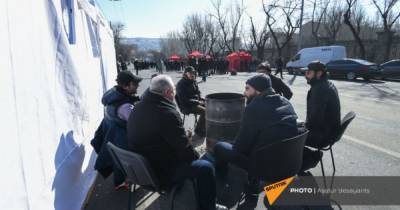Никол Пашинян - Никола Пашинян - В Армении протестующие провели ночь на улице: запланирован митинг - tsn.ua - Армения - Ереван