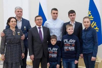 Владимир Якушев - 11 тюменцев получили государственные награды из рук Владимира Якушева - tumen.mk.ru - Тюмень - Тюменская обл.