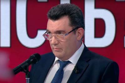 Алексей Данилов - Савик Шустер - Данилов назвал закрытие телеканала Перший Незалежний "Божьей карой" - from-ua.com