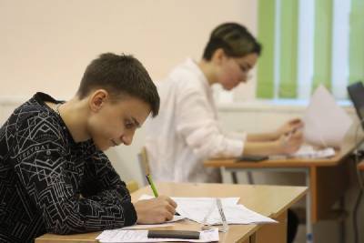 Михаил Мишустин - Смоленские школьники будут сдавать итоговую аттестацию по упрощенным правилам - rabochy-put.ru