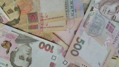 Владимир Зеленский - Средние зарплаты на Украине оказались втрое меньше российских - nation-news.ru - Швейцария