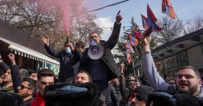 Никол Пашинян - Никола Пашинян - В Армении продолжаются массовые протесты с требованием отставки Пашиняна - dsnews.ua - Армения