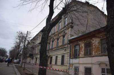 В центре Одессы «расходится по швам» дом-памятник (видео) - odessa-life.od.ua - Одесса