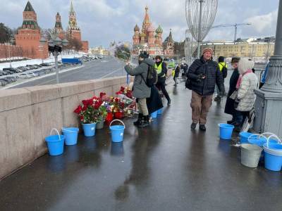 Борис Немцов - «А Явлинский без очереди!» – либералы переругались, поминая... - politnavigator.net - Москва - Россия