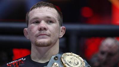 Петр Ян - Боец UFC Петр Ян рассказал о материнском напутствии перед поединками - iz.ru