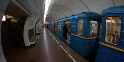 Центральные станции метро в Киеве ограничат на вход в воскресенье - nv.ua - Киев - Донецк - Луганск