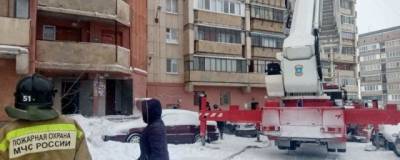 В Магнитогорске из-за пожара в многоэтажном доме эвакуировали более 60 человек - runews24.ru - Челябинская обл. - Магнитогорск