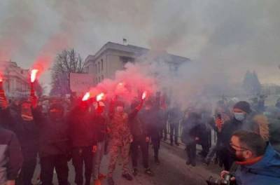 Сергей Стерненко - Пожар у Стерненко и "мирный" протест: главные события последних часов - from-ua.com - Киев - Одесса