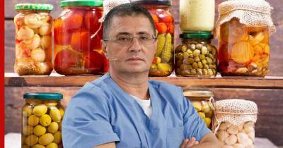 Александр Мясников - Мясников назвал продукты, которыми легче всего отравиться - profile.ru