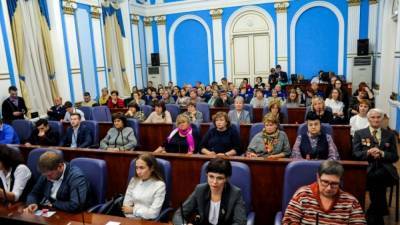 Слушают и не слышат: пермяки не понимают, зачем власти проводят публичные слушания - riafan.ru - Пермь