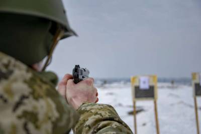 Продолжаются учения по стрельбе младших инспекторов пограничной службы - lenta.ua