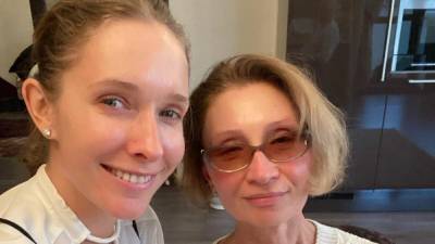 Екатерина Осадчая - Владимир Яма - Катя Осадчая - Катя Осадчая отметила день рождения мамы: яркие фото с застолья - 24tv.ua