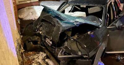Пьяный водитель влетел в бетонную арку санатория в Ровенской области — есть погибшие (5 фото) - tsn.ua - Ровно - район Ровенский