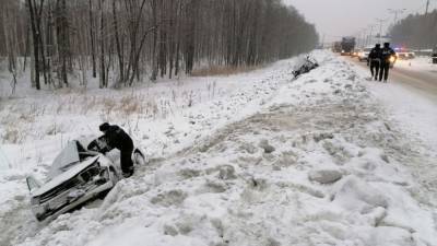 На трассе под Первоуральском машина с детьми улетела в кювет, дорогу частично перекрыли - newdaynews.ru - Екатеринбург - Пермь - Свердловская обл. - Первоуральск