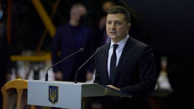 Владимир Зеленский - Жители Крыма в грубой форме ответили Зеленскому на просьбу «вернуться домой» - riafan.ru - Киев - Крым - Севастополь