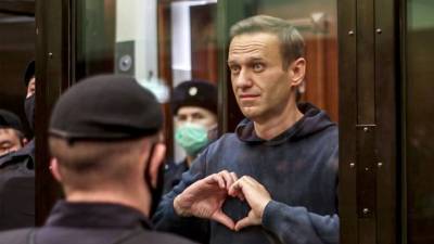 Алексей Навальный - Дело Навального: за что его посадили и сколько он отсидит - vesti.ru