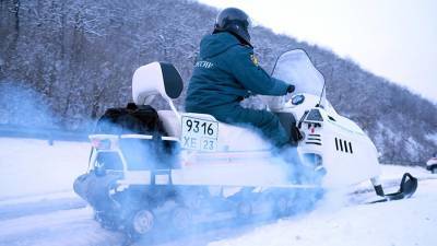 На Чукотке спасли застрявший в тундре вездеход с семью людьми - iz.ru - Чукотка