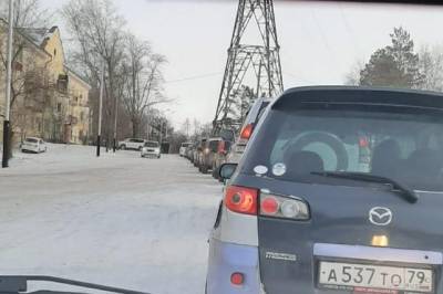 Хабаровск продолжает стоять в очередях за бензином - hab.aif.ru - Хабаровск