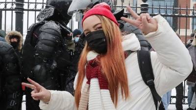 Мария Киселева - СК выпустил репортаж о несовершеннолетних участниках несанкционированных акций - 5-tv.ru