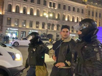 Алексей Навальный - Правозащитники: В Петербурге на ночном шествии задержали около 250 человек - rosbalt.ru - Москва - Санкт-Петербург