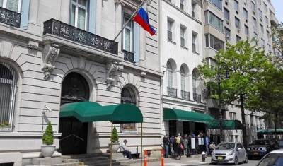 На генконсульство России в Нью-Йорке напали вандалы - newizv.ru - Нью-Йорк - Нью-Йорк