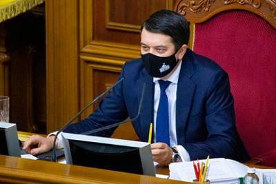 Владимир Зеленский - Дмитрий Разумков - Тарас Козак - Глава Верховной Рады отказался поддержать санкции Зеленского против телеканалов - lenta.ru