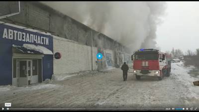 В Красноярске пропали трое пожарных, тушивших огонь на складе автозапчастей - eadaily.com - Красноярский край - Красноярск
