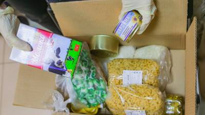 Волонтеры Петербурга доставят пенсионерам более 24 тысяч продуктовых наборов - nation-news.ru - Ленинградская обл. - Санкт-Петербург - Московская обл.
