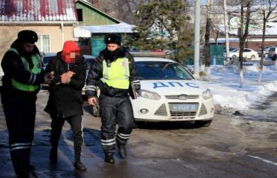 Пьяный россиянин угнал автобус и протаранил машины полиции - ont.by - Приморье край - Артем