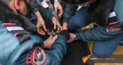 Полиция задержала 8 участников акции оппозиции в Ереване - ru.armeniasputnik.am - Азербайджан - Ереван