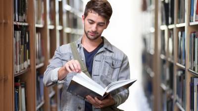 Международный книжный салон впервые пройдет на Дворцовой площади Петербурга - nation-news.ru - Санкт-Петербург