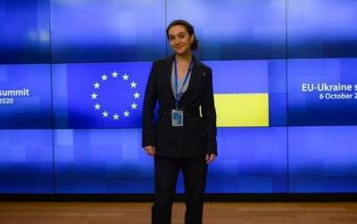 Владимир Зеленский - Юлия Мендель - Тарас Козак - Мендель объяснила блокирование трех телеканалов - korrespondent.net