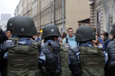 Александр Шишлов - Омбудсмен предлагает отсрочить аресты задержанных на акциях протеста в Петербурге - abnews.ru - Санкт-Петербург